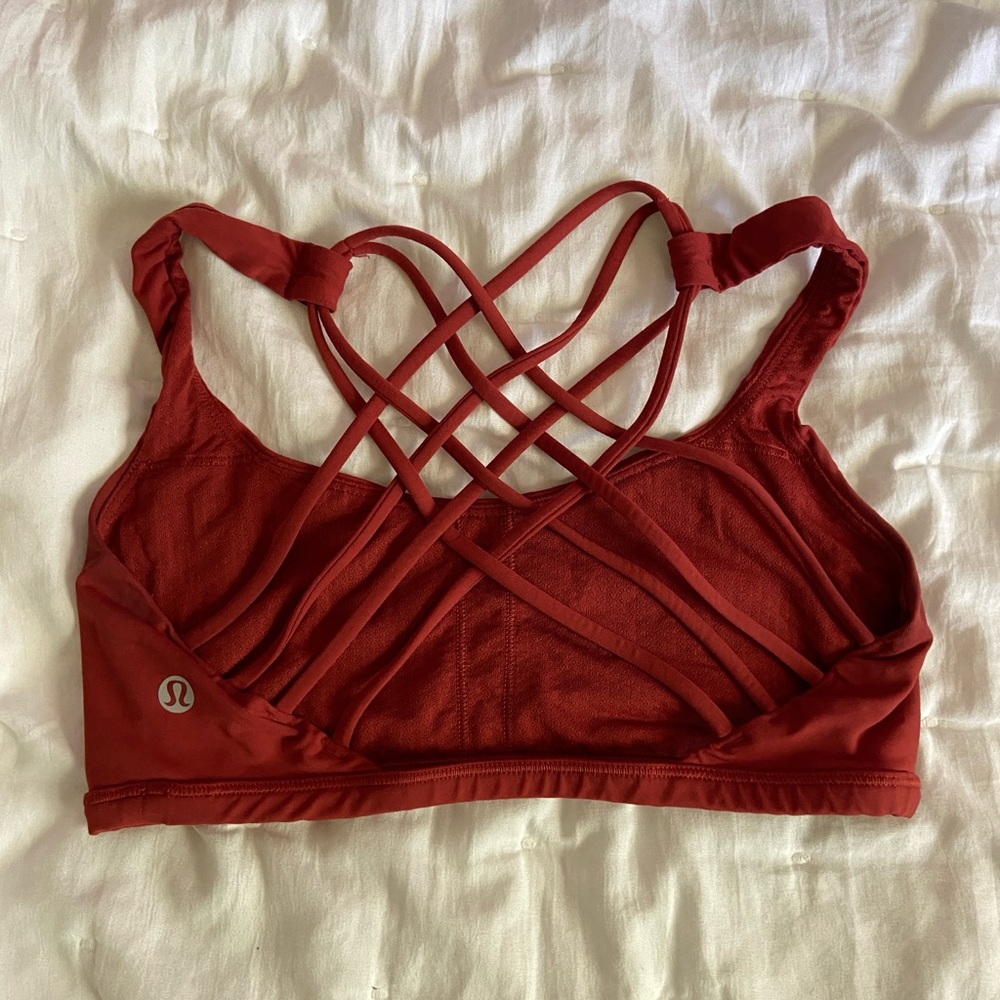 Lululemon free to be bra